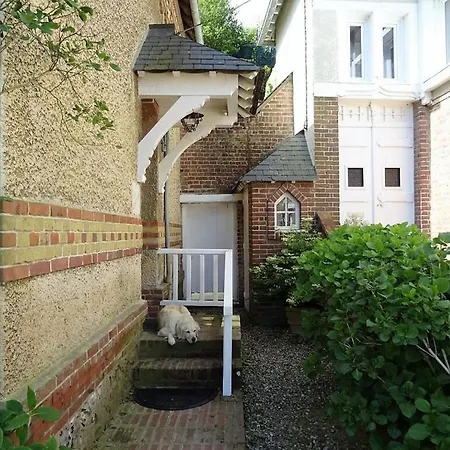 With 3 Bedrooms Hautot-sur-Mer